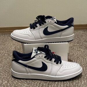 **SOLD**  Air Jordan 1 low ‘85 ‘White/Metallic Blue’
